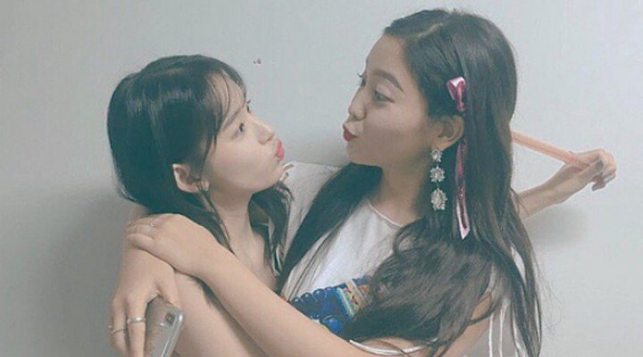 Foto: Ternyata Bersahabat dengan Yeri, Park Hwan Hee Tunjukkan Dukungan dan Datangi Konser Red Velvet 