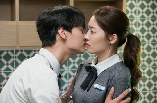 Adegan Ciuman N VIXX