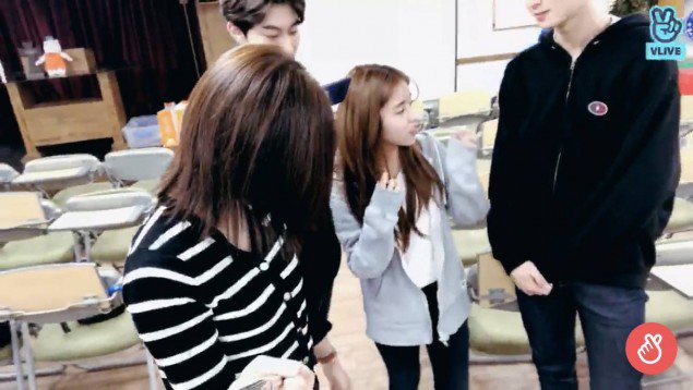 Perbedan Tinggi Dohee dan Cha Eun Woo-2