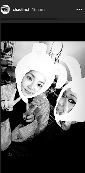 Foto Selfie Terbaru Sandara Park dan CL di Paris