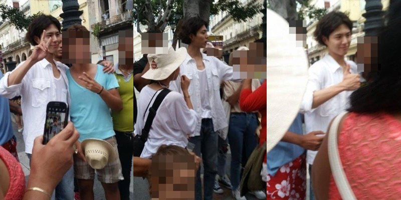 Park Bo Gum Pose Bareng Fans