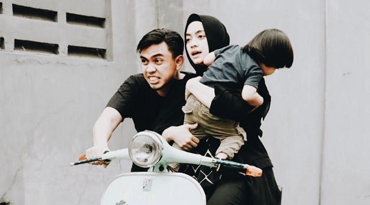 Foto: Ditto Temu Kangen Bareng Sarah Sechan, Netter Malah Gagal Fokus ke Anak Ayudia Bing Slamet 