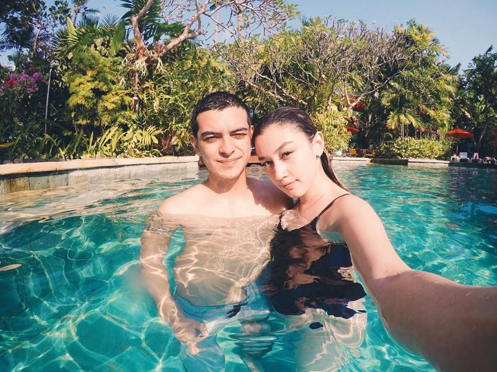 Gaya Pacaran Lucu dan Romantis Ala Natasha Ryder dan Ciccio Manassero