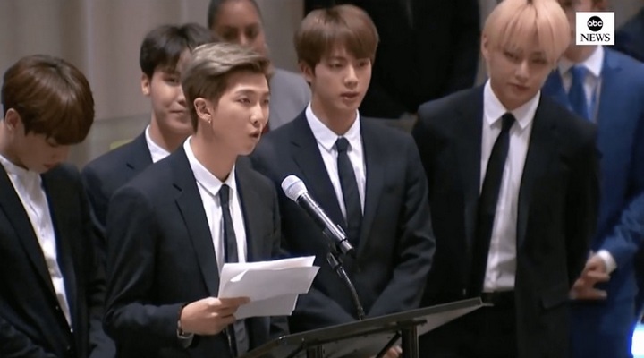 Foto: Jurnalis Inggris Dinilai Ejek Kemampuan Bahasa Inggris RM BTS dalam Tulisannya, Begini Reaksi Fans