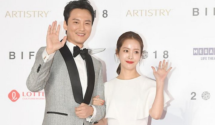 Foto: Jadi MC Pembukaan Busan International Film Festival Bareng Kim Nam Gil, Begini Kesan Han Ji Min