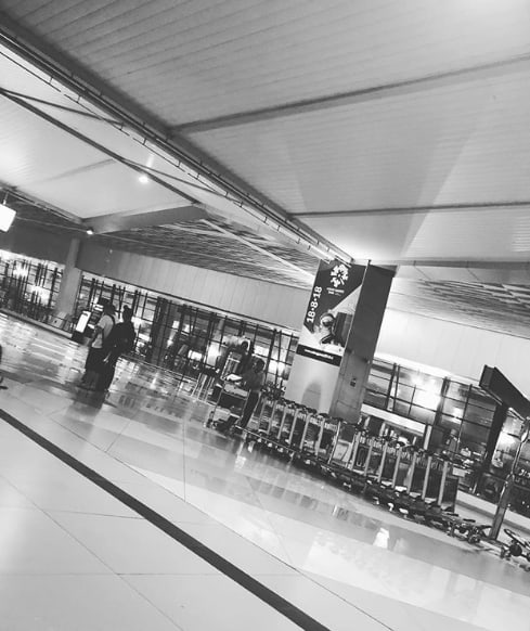 Lee Jong Suk masih tertahan di Jakarta