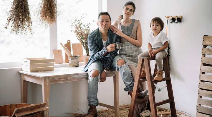 Foto: Sandingkan Foto Dirinya Dengan Bjorka, Ringgo Agus Rahman Ngotot Sang Anak Mirip Dengannya