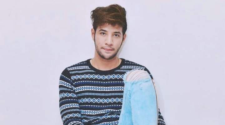 Foto: Ammar Zoni Sambut Bulan Februari dengan Tulis '288', Kode Tanggal Pernikahan?