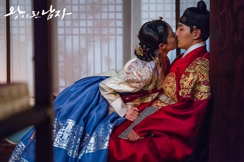 Drama \'The Crowned Clown\'