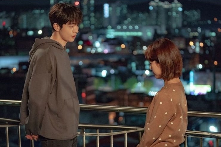 Cuplikan adegan di \'Radiant\'