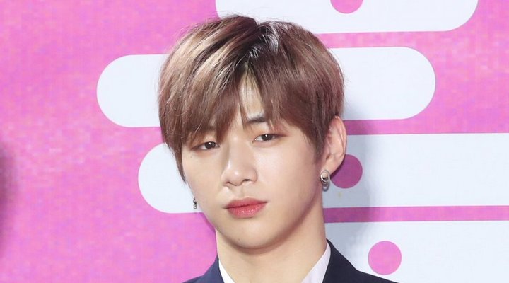 Foto: Diisukan Minta Putus Kontrak, Kang Daniel Ngaku Tengah Berselisih dengan Agensi