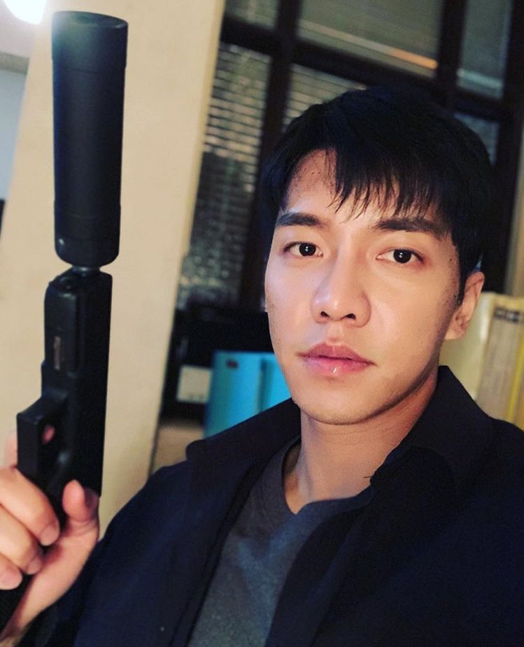 Lee Seung Gi selfie