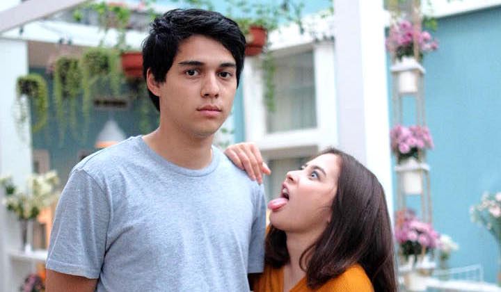 Foto: Prilly Latuconsina Jarang Pamer Momen Mesra Dengan Maxime, Putus?