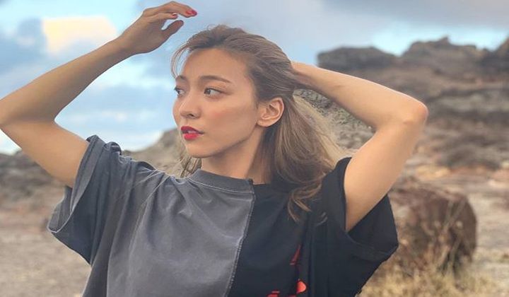 Foto: Tampil Menggoda Pakai Bikini di Pantai, Tubuh Seksi Luna F(x) Bikin Fans Ribut