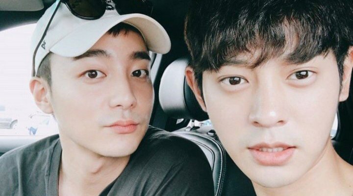 Foto: Diduga Terlibat Skandal Grup Chat, Obrolan Roy Kim dengan Jung Joon Young Kembali Jadi Sorotan