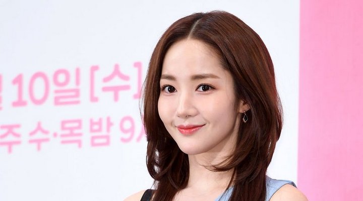Foto: Hadiri Preskon Drama 'Her Private Life', Penampilan Park Min Young Jadi Sorotan