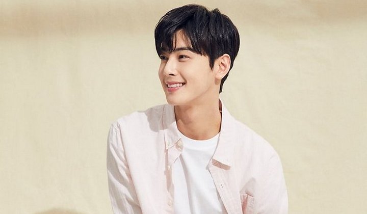 Foto: Ngaca di Balon dan Gigi Terlihat Besar, Visual Cha Eun Woo Malah Bikin Fans Makin Terpesona