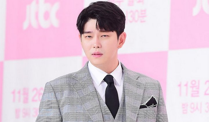 Foto: Yoon Kyun Sang Pacari Wanita Lebih Muda 7 Tahun, Netter: Paling Ceweknya Pengen Terkenal