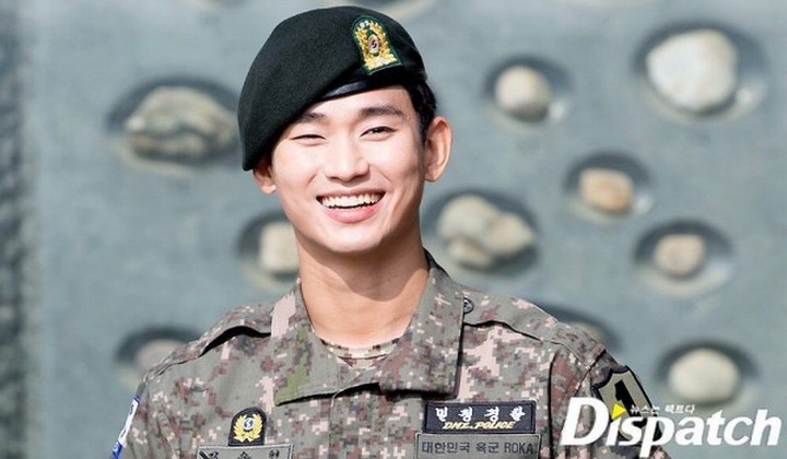 Foto: Kim Soo Hyun Ngaku Tolak Tamu Hingga Perlakuan Spesial Selama Wamil, Netter Malah Sinis