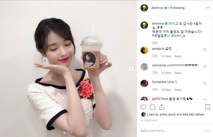IU dan kopi dari Lee Jun Ki