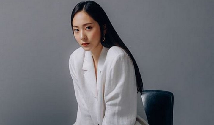 Foto: Pemotretan di Majalah, Aura Kecantikan Krystal Bikin Netter Heran dan Geleng-Geleng Kepala