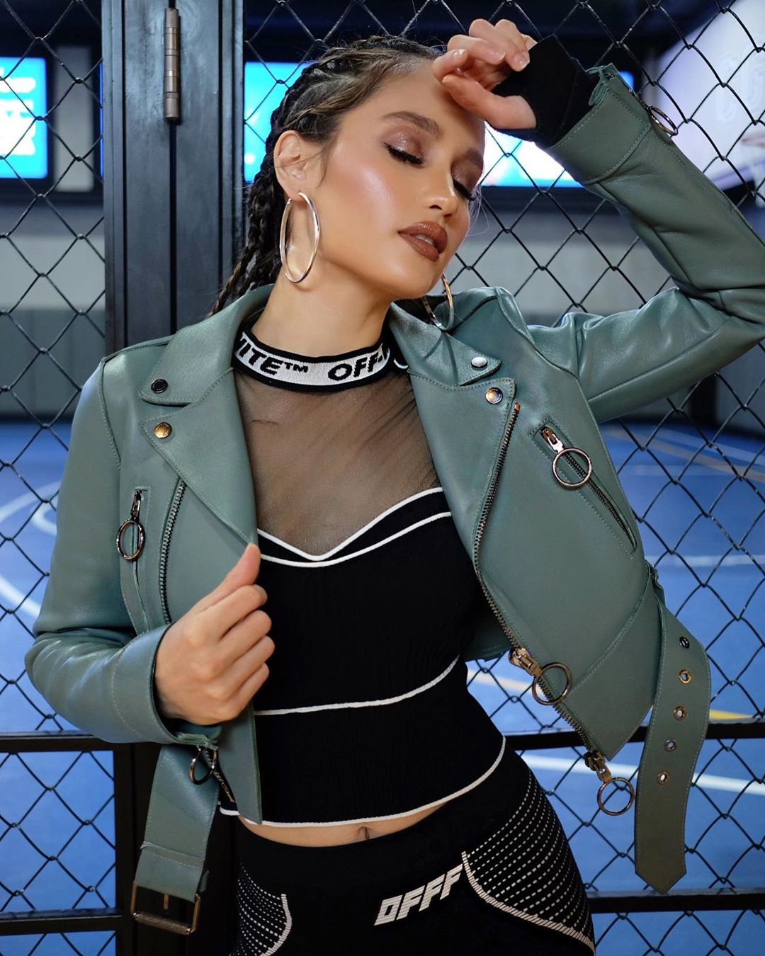 Penuh Kharisma dengan Balutan Baju Sport