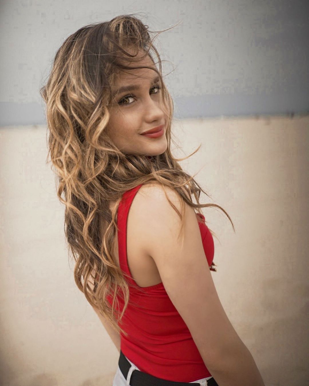 Pose Sukses Bikin Hati Pria Leleh