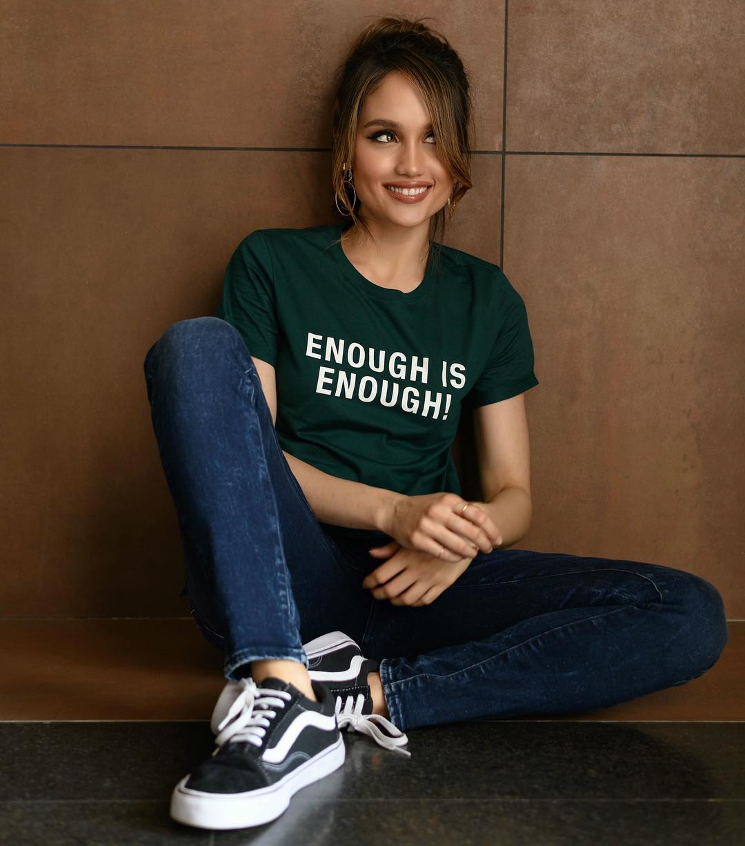 Tampil Kasual Tak Hilangkan Kecantikan