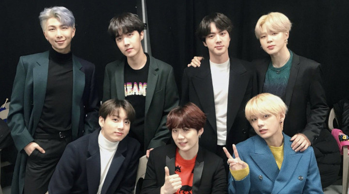 Foto: BTS Diprediksi Bakal Masuk Wamil Bareng, Netizen Kurang Setuju