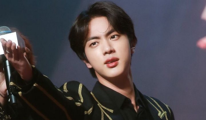 Foto: Member BTS Sebut Jin Sebagai Hyung Terbaik Kecuali Jungkook, Ini Alasannya