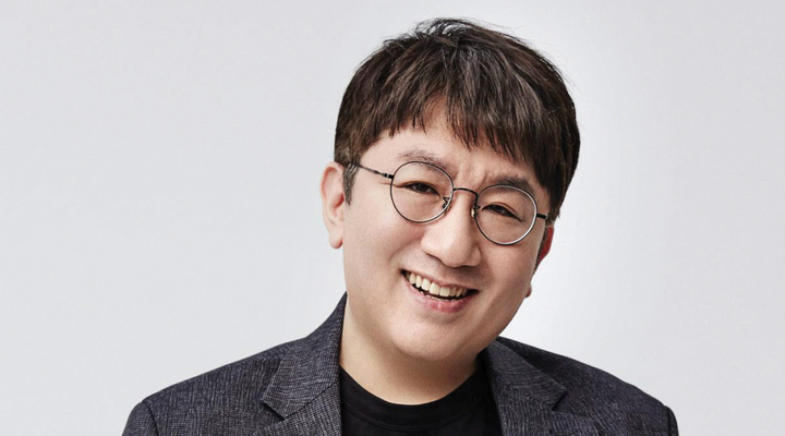 Foto: Bang Si Hyuk Ungkap Perkembangan Rencana Bentuk Girl Group Baru, Seperti Apa?