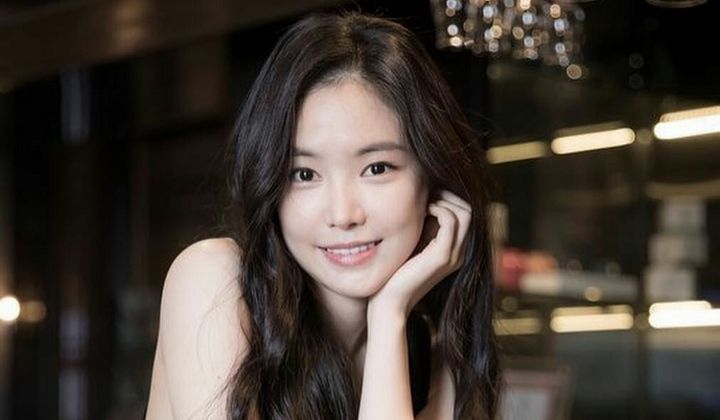 Foto: Na Eun Terkejut Hatersnya Seorang Pria Berpendidikan, Netter: Mereka Suka Nyamar Sebagai Wanita
