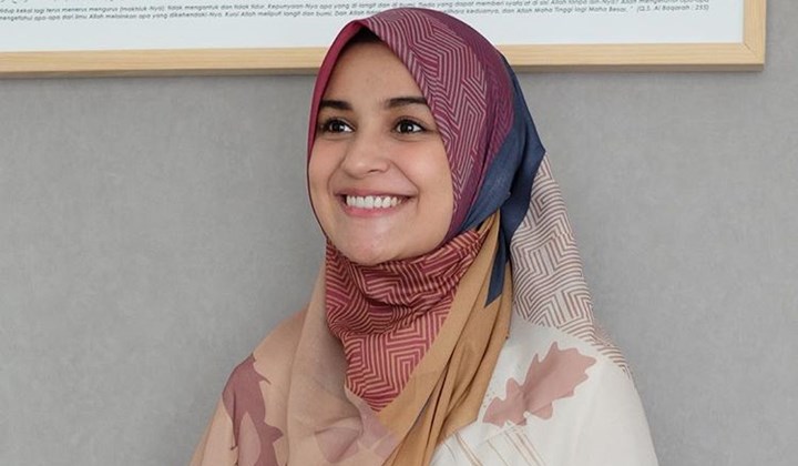 Foto: Simpel, Ini 11 Tips Kenakan Atasan Bawahan dengan Hijab Ala Shireen Sungkar Biar Tetap Modis