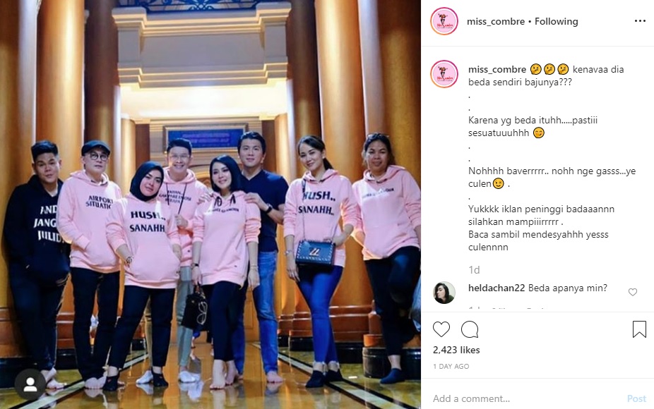 Reino Tak Pakai Baju Kembar