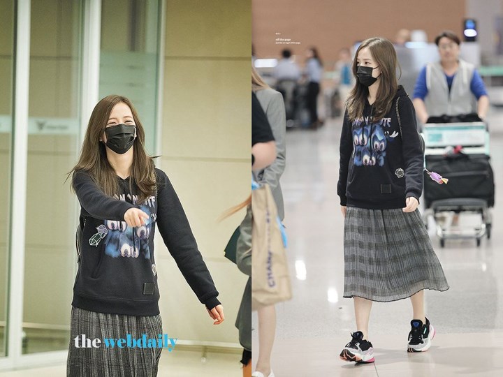 Hoodie Metal dan Rok? Jisoo Tetap Manis!