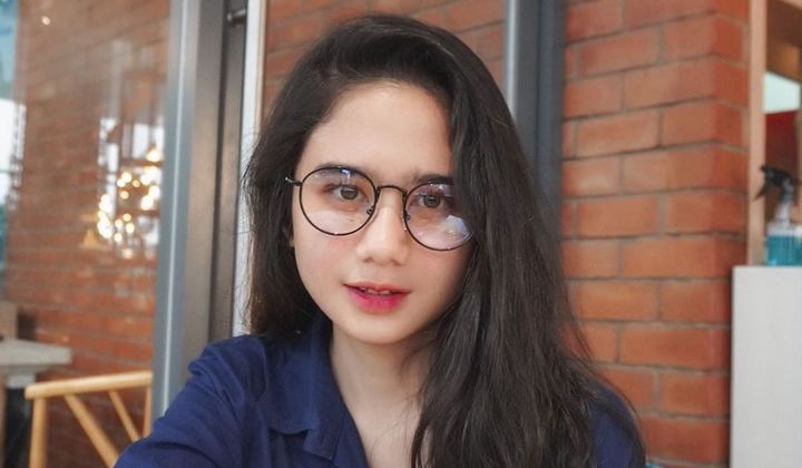 Foto: Tissa Biani Cover Lagu Sambil Pamer Senyum, Kok Malah Disebut Suarakan Kegundahan Hati?