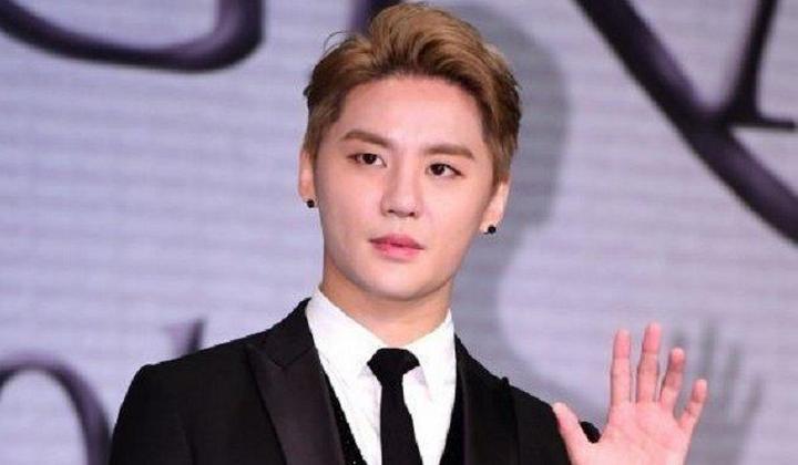 Foto: Tampil di TV Setelah 10 Tahun, Junsu Bikin Heboh Pamer Rumahnya yang Super Mewah dan Megah