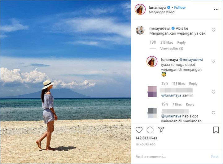 ayu dewi menuliskan komentar di unggahan luna maya