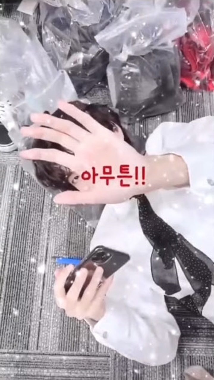 Gara-Gara Video Ini, V BTS Dituding Pakai Rokok Elektrik