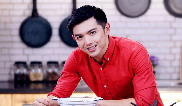 Foto: Kebanjiran Pertama Kali, Nicky Tirta Berdoa 'Berkat' Tahun Baru Bak Air Mengalir di Rumah