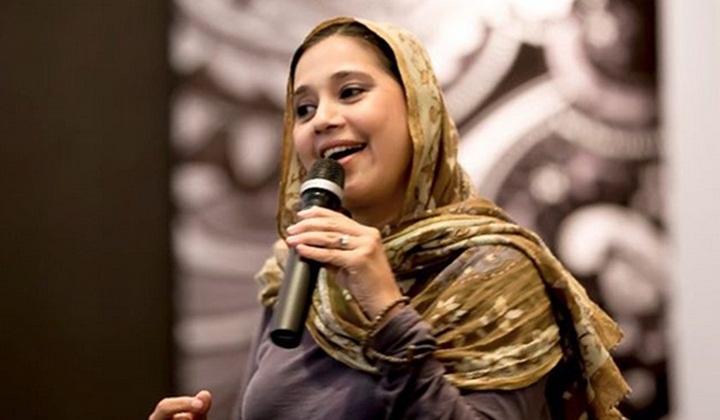 Foto: Jenguk ke Penjara, Ayu Azhari Sebut Kasus Medina Zein Tak Ada Kaitannya dengan Ibra