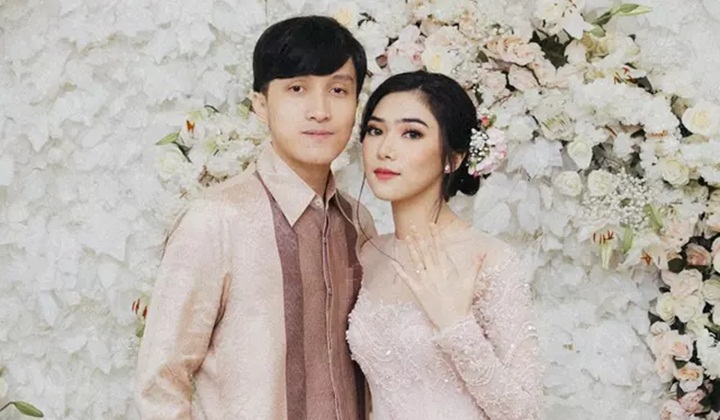 Foto: Selamat! Isyana Sarasvati Resmi Sandang Status Istri Rayhan Maditra Usai 12 Tahun Pacaran