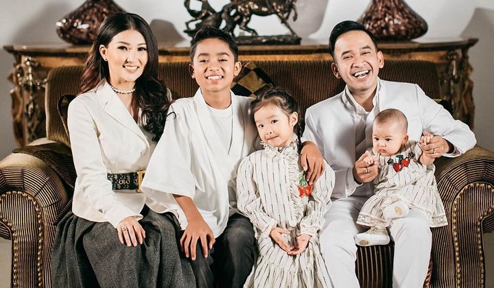 Foto: Betrand Peto dan Sarwendah Akan Bagi Tugas Ini Bila Ruben Onsu Tak Dalam Satu Momen