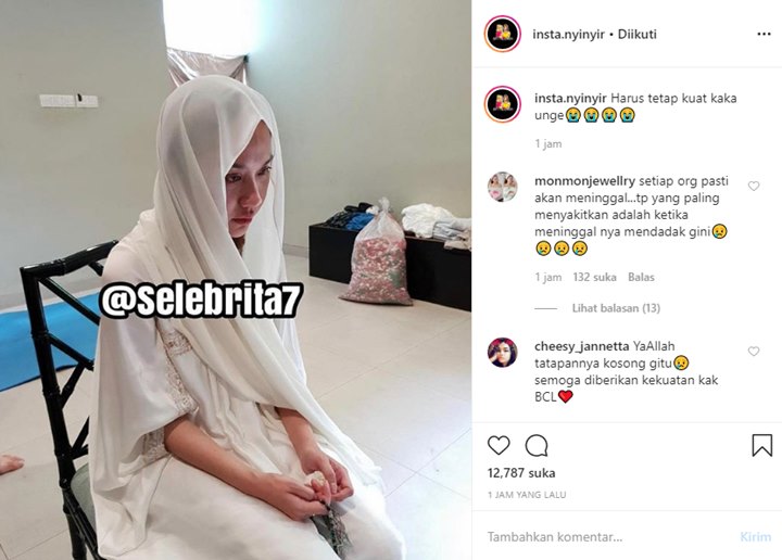 Seolah Tak Percaya, Tatapan Kosong BCL Disamping Kain Kafan Dan Bunga Bikin Hati Pilu