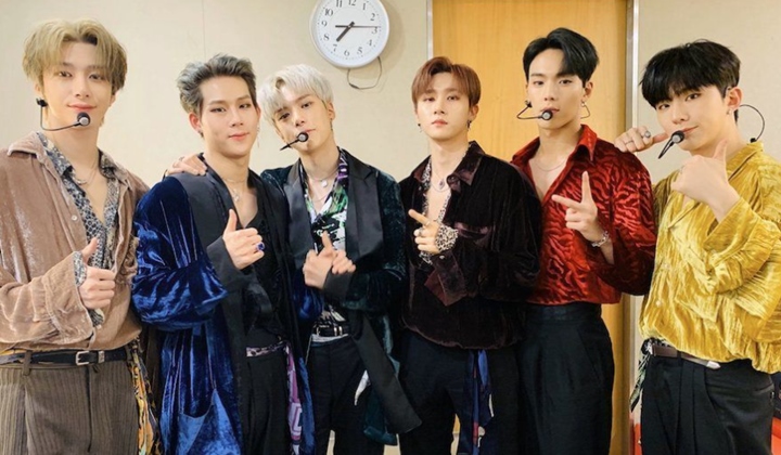 Foto: Monsta X 'Hero' Raih 100 Juta Penonton di YouTube