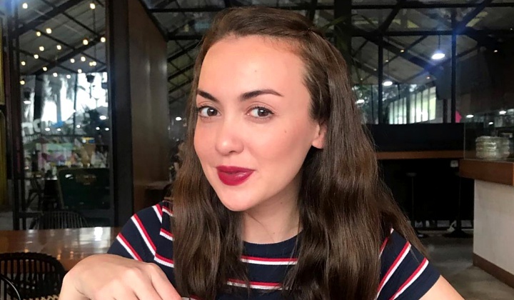 Foto: 9 Tahun Menanti, Potret Rianti Cartwright Pamer Perut Hamil Bikin Gemas