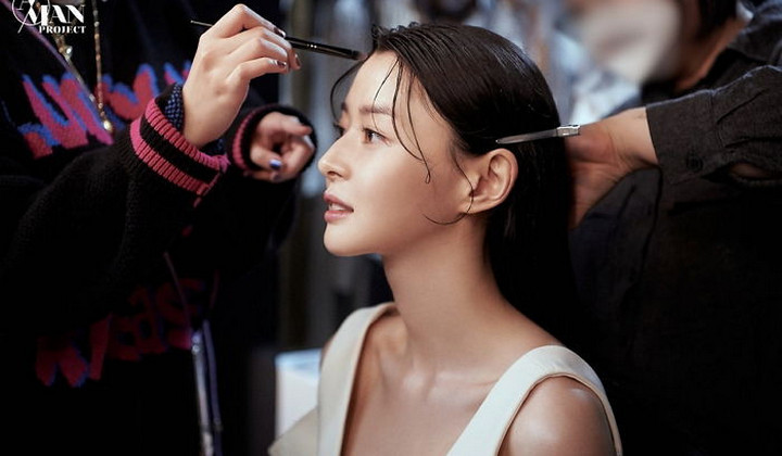 Foto: Makin Terkenal, Kwon Nara Bikin Netter Tercengang Pamer Kulit Flawless di Pemotretan Terbaru