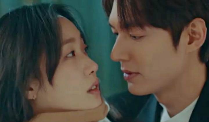 Foto: Lee Min Ho dan Kim Go Eun Bertemu di Dunia Paralel ‘The King: Eternal Monarch’