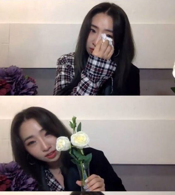 Minzy Eks 2NE1 Nangis di Siaran Langsung Perdana, Kenapa?