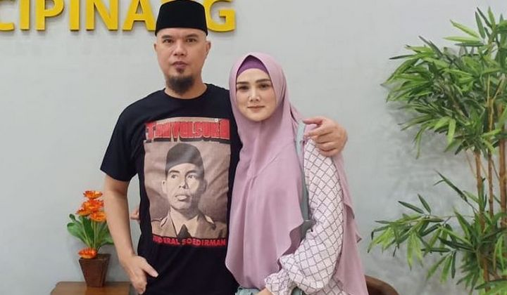 Foto: Hijrah, Mulan Jameela Akui Perubahan Sikap Ahmad Dhani Seperti Ini